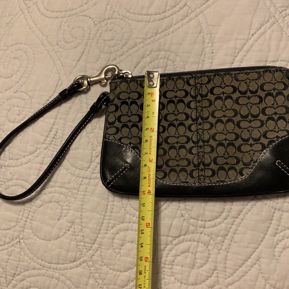 Coach wristlet - Picture 2 of 5